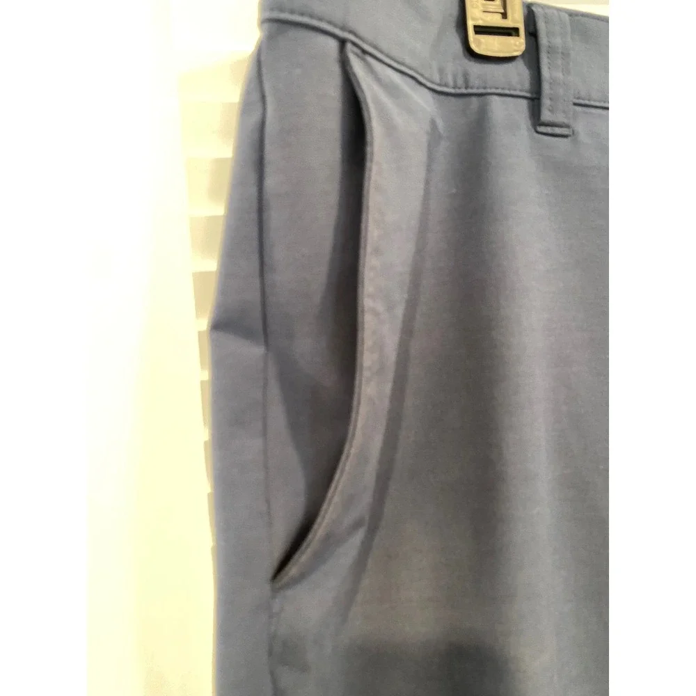 Travis Mathew Golf Shorts Hybrid Stretch‎ Lightweight Blue Mens Size 40 EUC
